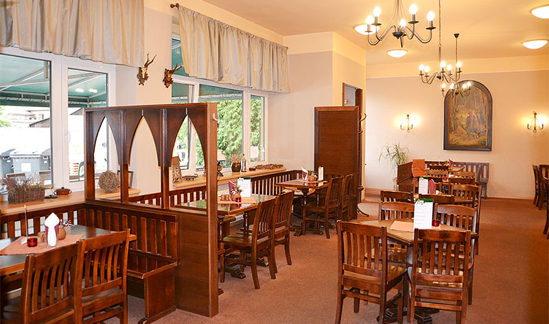 Restaurace Myslivna, 1 km